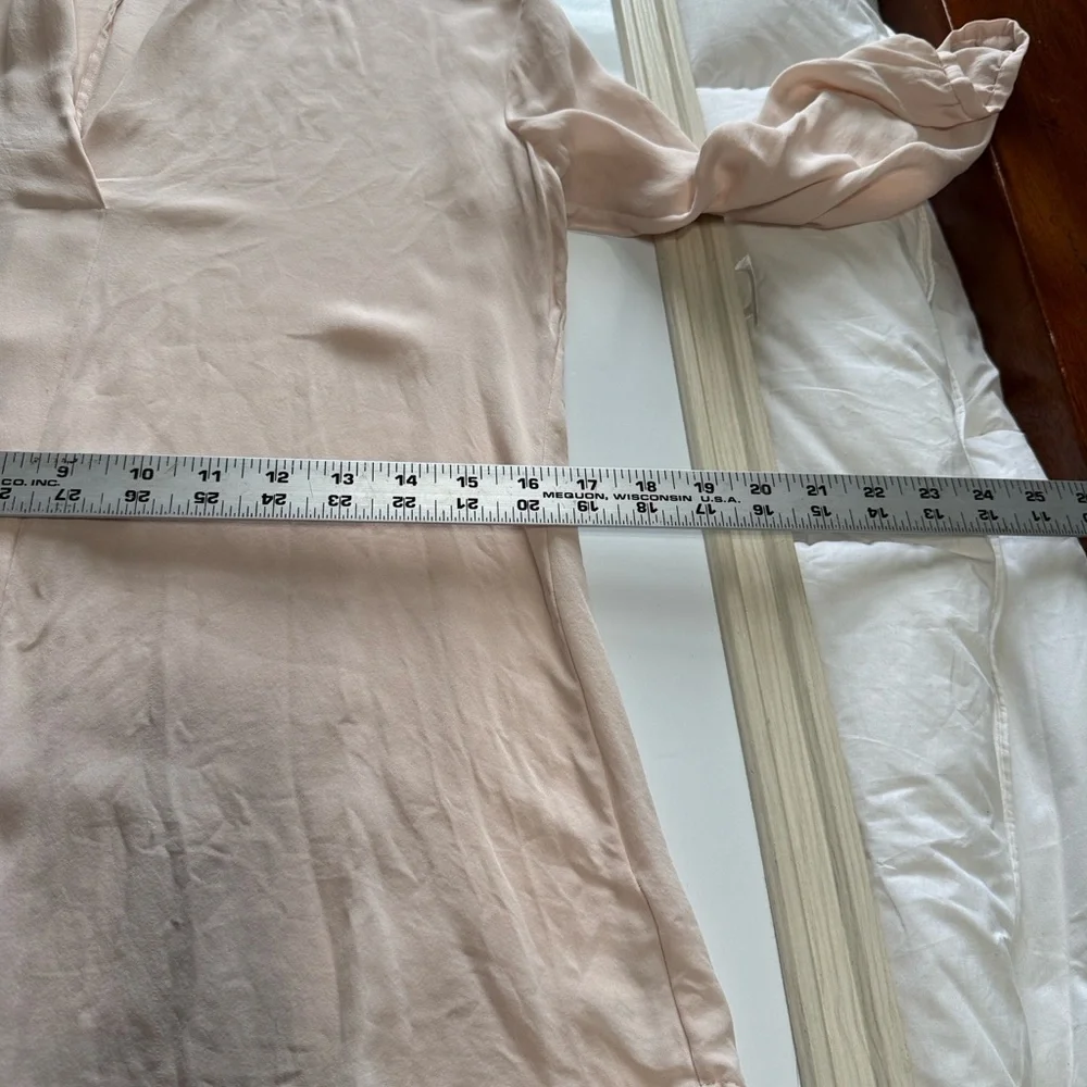 Theory Helona Double GGT 100% Silk V-Neck Blouse in Nude - Size Medium - Picture 7 of 10